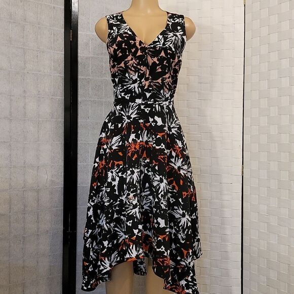 BRAND NEW METAPHOR HANDKERCHIEF FIT-AND-FLARE V-NECK SLEEVELESS FLORAL DRESS - Picture 8 of 15